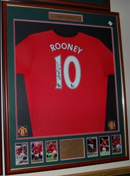 signed framed man utd shirt